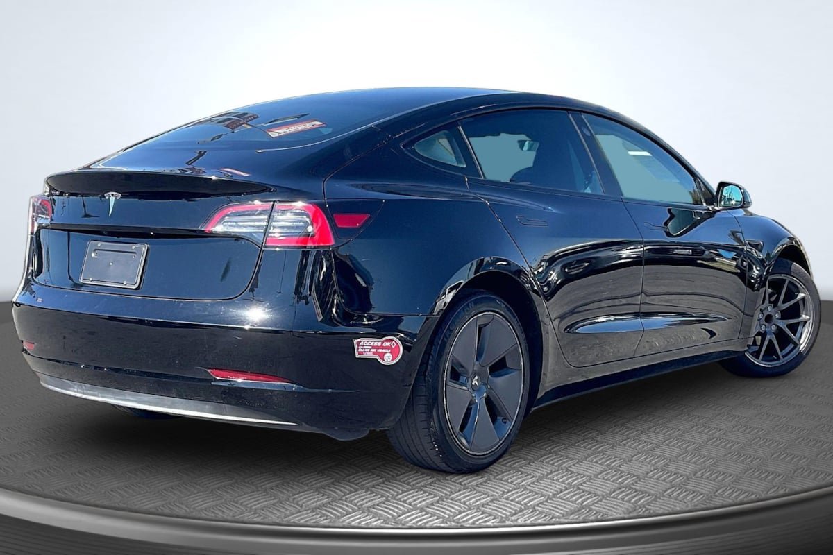 Used 2023 Tesla Model 3 Standard Range RWD image 12