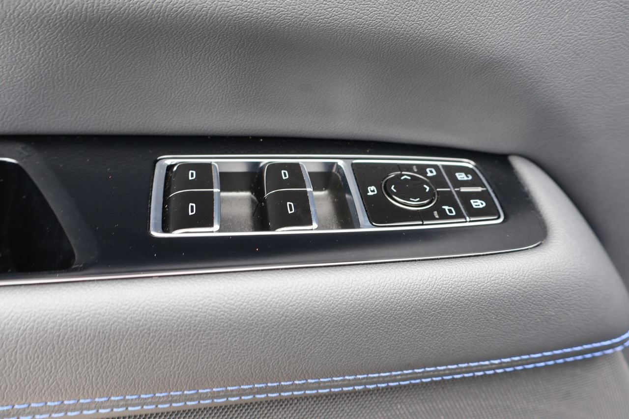 Certified 2025 Cadillac Escalade IQ Sport 1 AWD/4WD image 11
