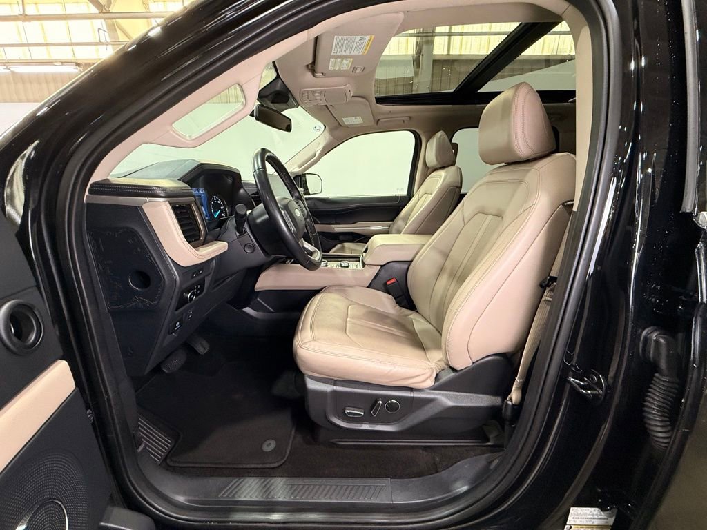 Used 2023 Ford Expedition Limited image 18