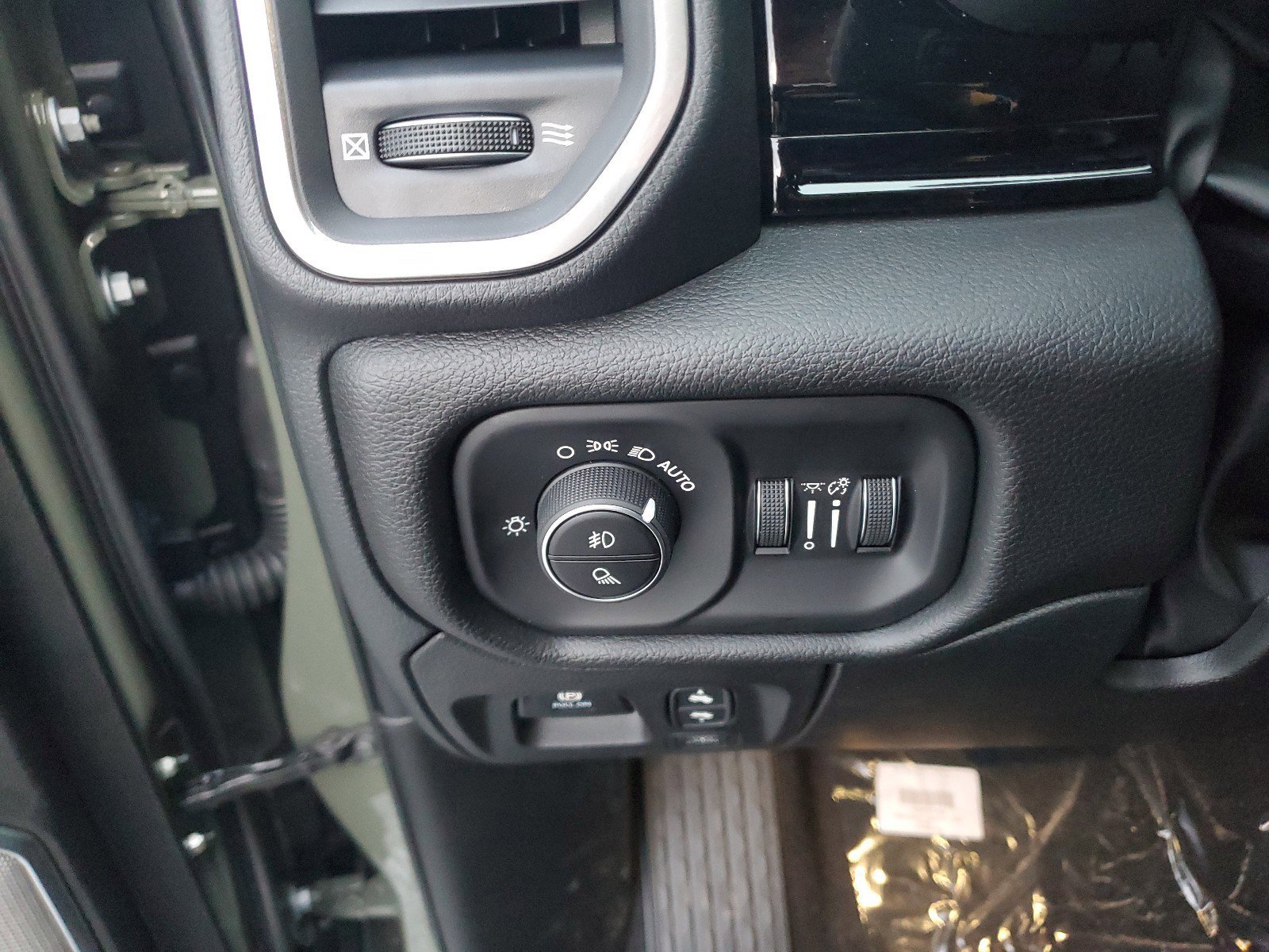 New 2026 RAM 1500 Laramie image 32