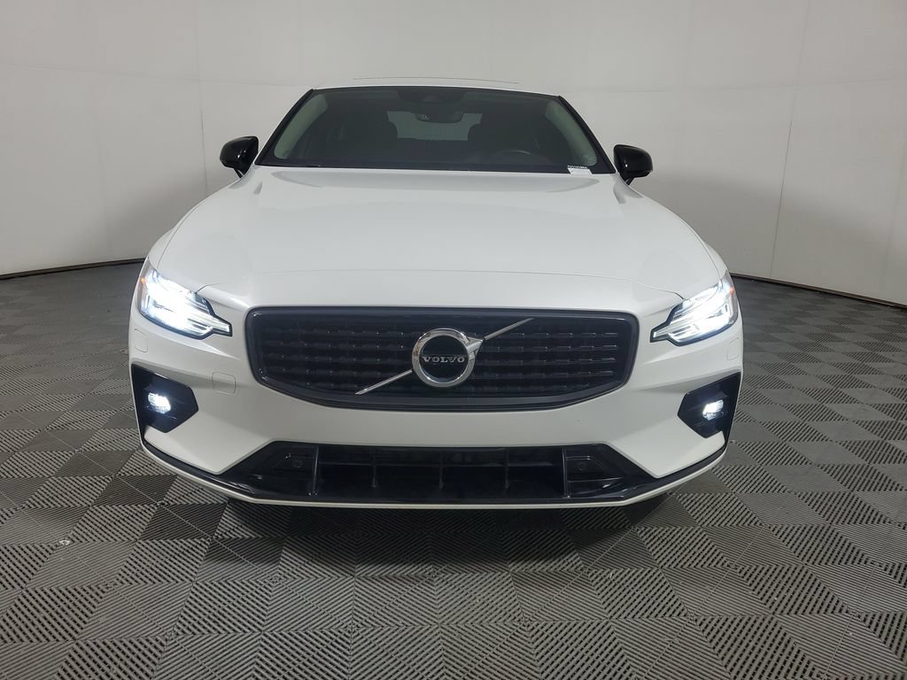 Used 2022 Volvo S60 B5 Momentum w/ Premium Package AWD/4WD image 2