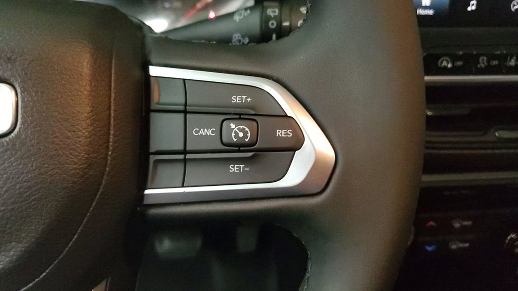 Used 2024 Jeep Compass Latitude w/ Altitude Special Edition image 30