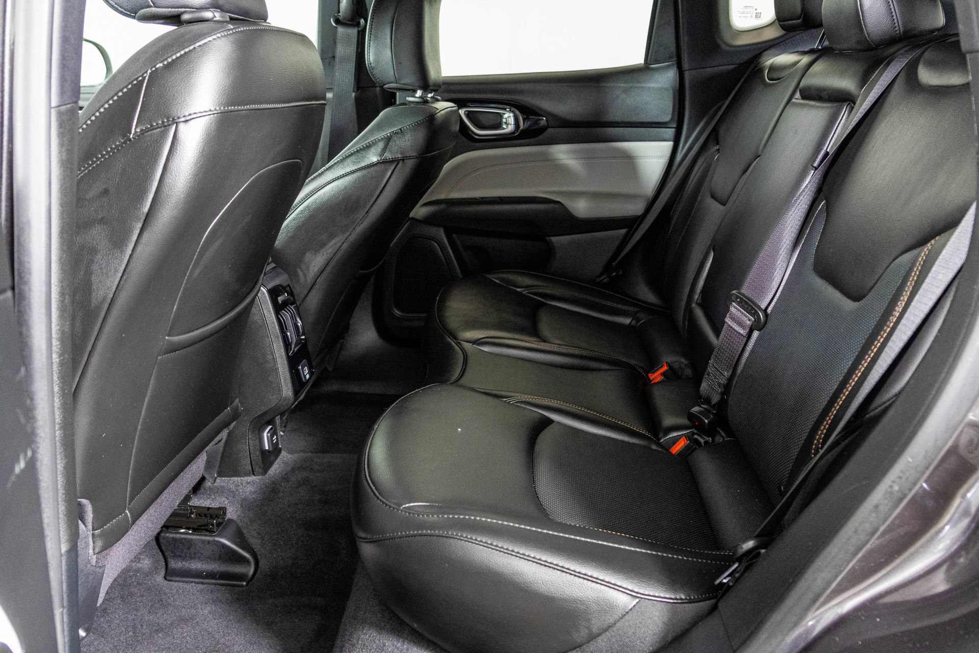 Used 2023 Jeep Compass Limited AWD/4WD image 39
