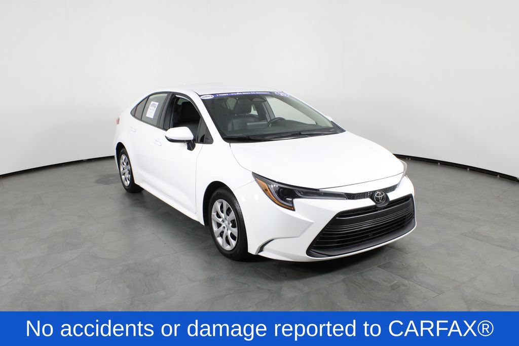 Used 2025 Toyota Corolla LE w/ Convenience Package FWD image 4