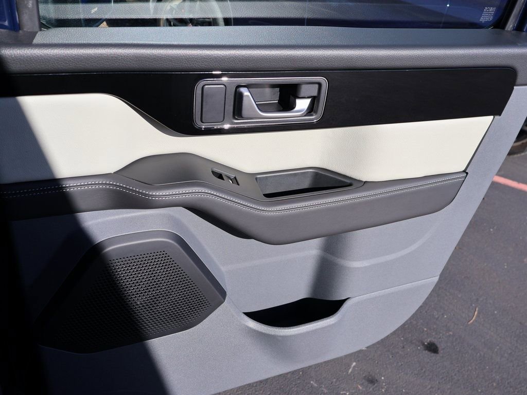 Used 2025 INEOS Grenadier Fieldmaster Edition image 17