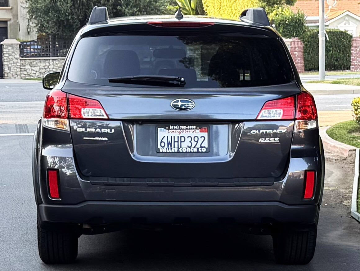 Used 2012 Subaru Outback 2.5i Limited AWD/4WD image 6