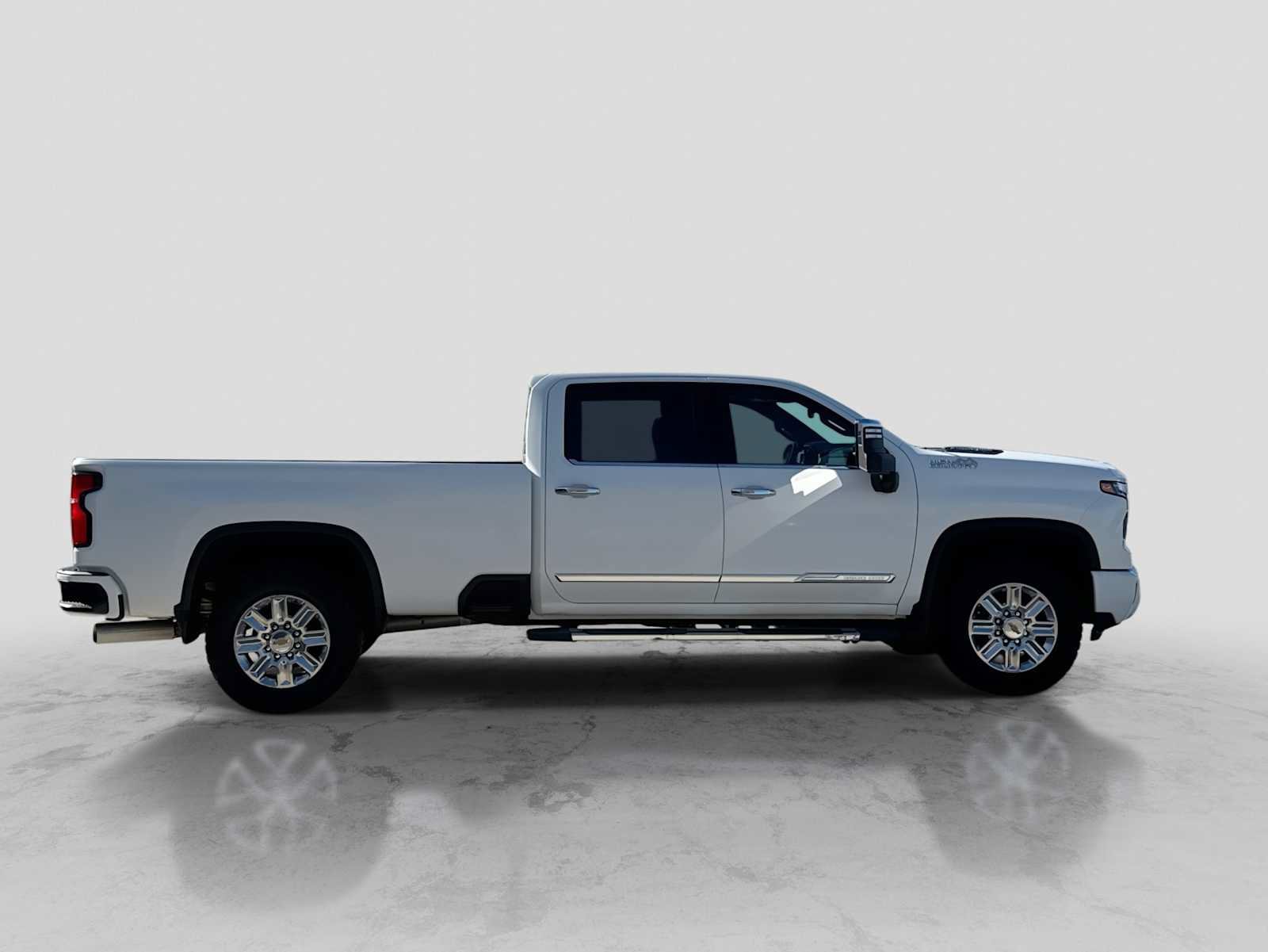 Used 2024 Chevrolet Silverado 3500 High Country w/ Technology Package AWD/4WD image 7