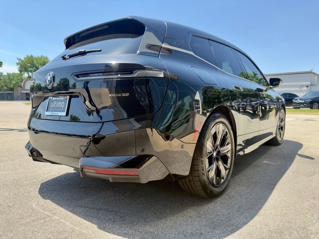Used 2023 BMW iX xDrive50 w/ Premium Package AWD/4WD image 6