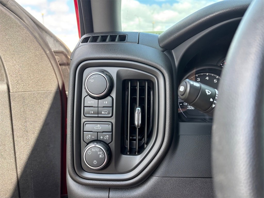 Certified 2024 Chevrolet Silverado 1500 Custom image 18
