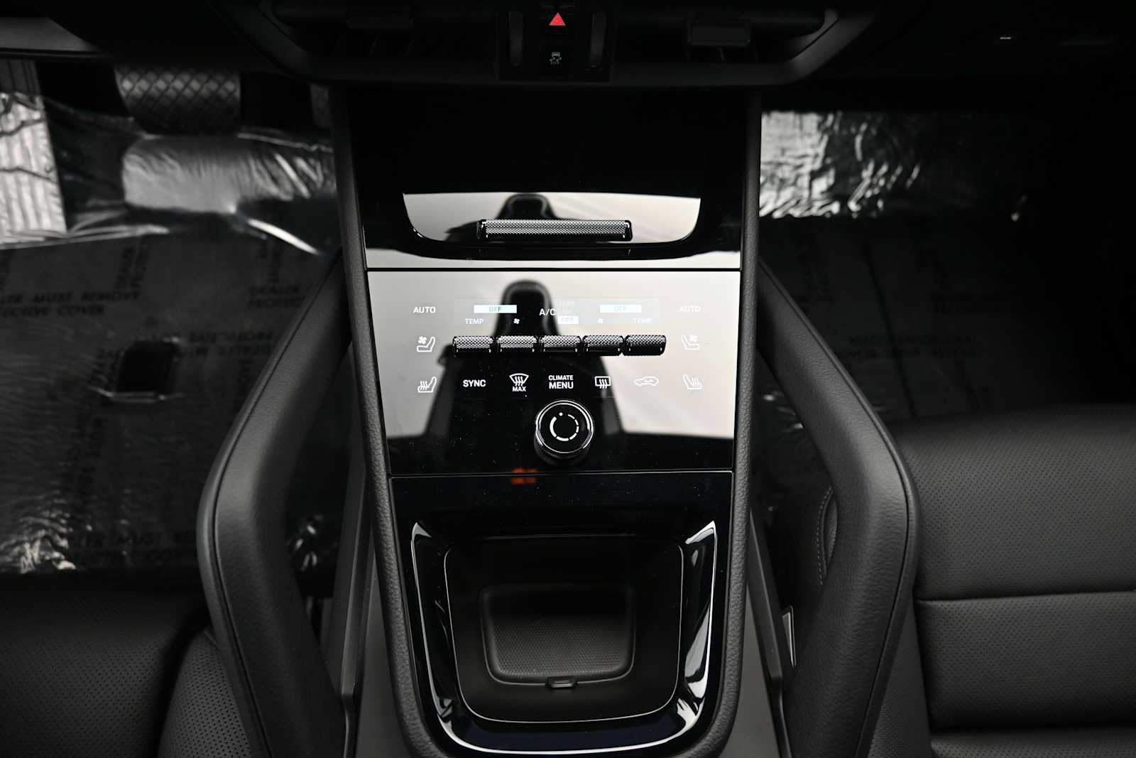 Certified 2025 Porsche Cayenne AWD/4WD image 13