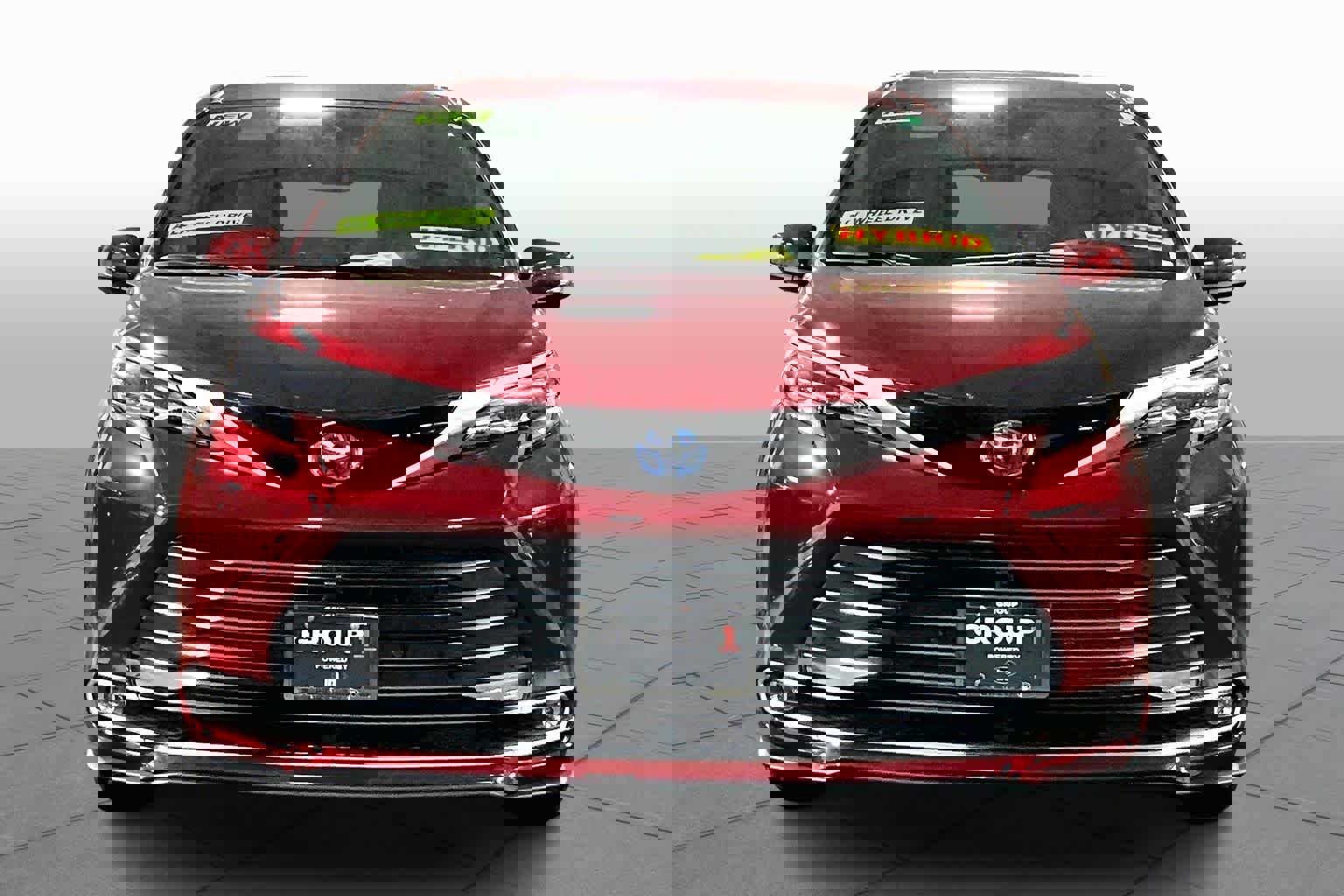 New 2025 Toyota Sienna Platinum image 3