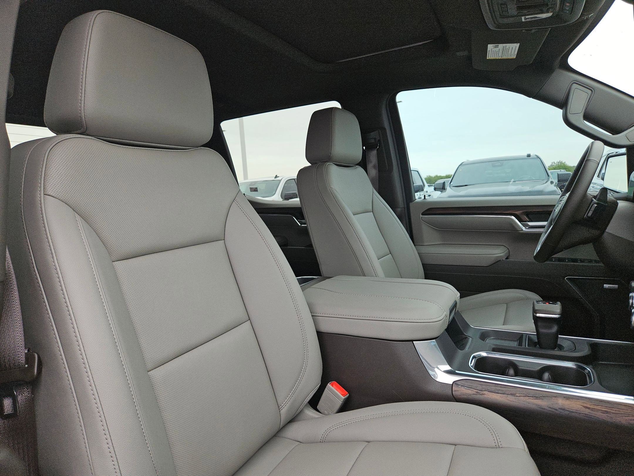 Used 2025 GMC Sierra 1500 SLT RWD image 29