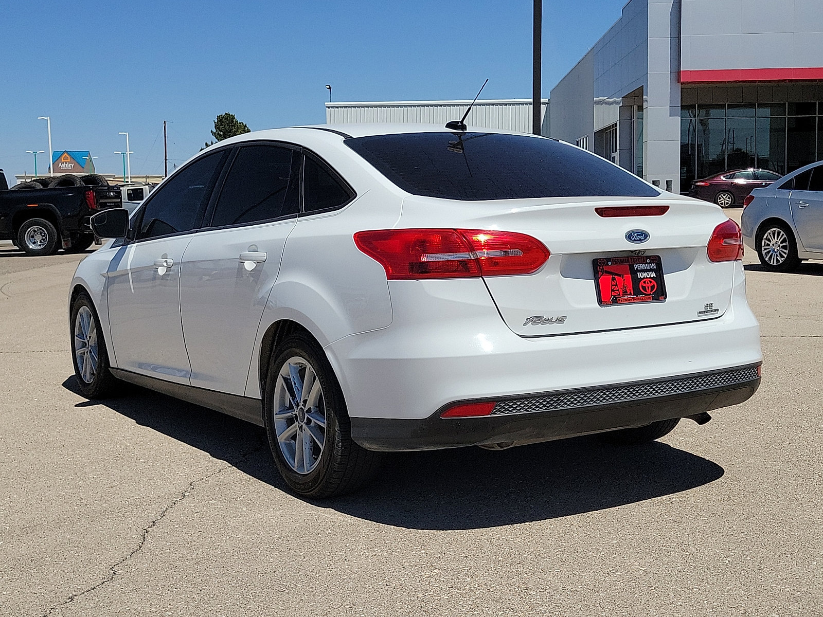 Used 2016 Ford Focus SE FWD image 3