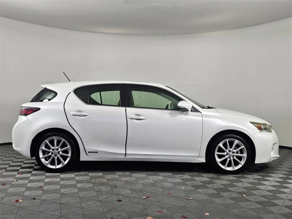 Used 2011 Lexus CT 200h image 8