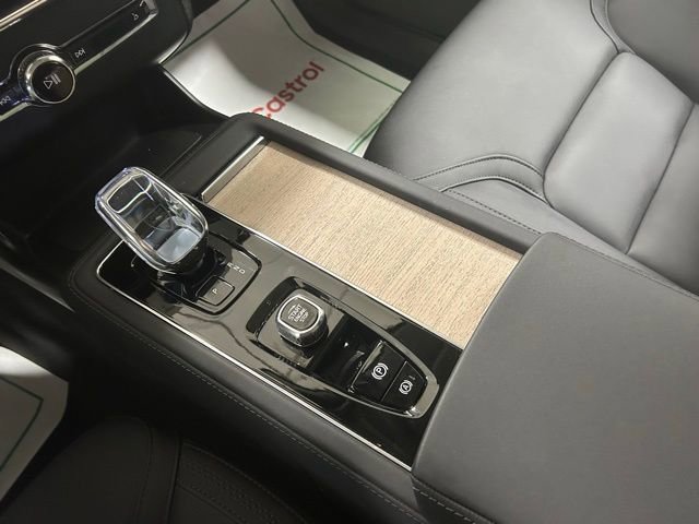Used 2025 Volvo XC90 B6 Plus AWD/4WD image 25