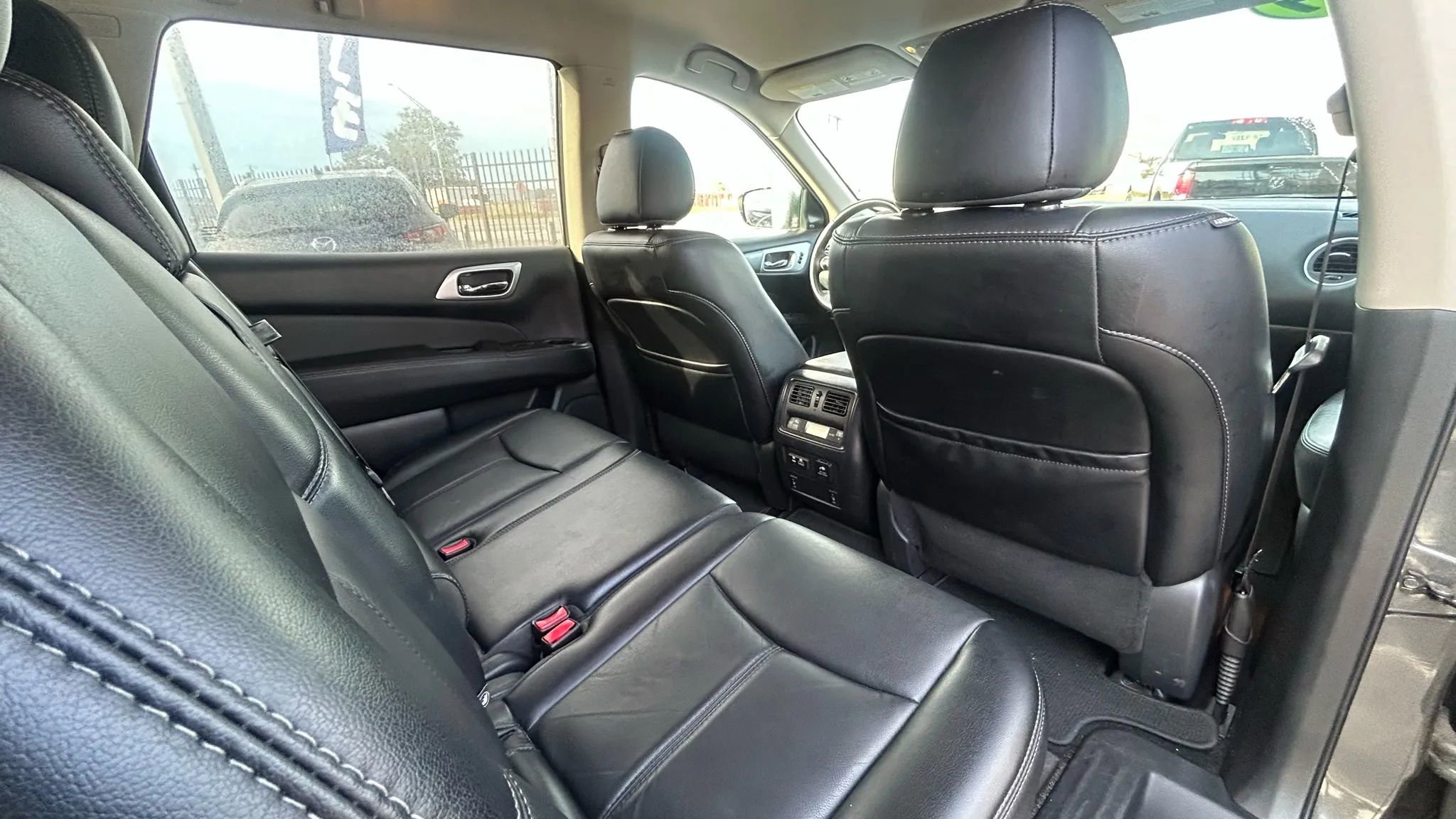 Used 2019 Nissan Pathfinder SL FWD image 12