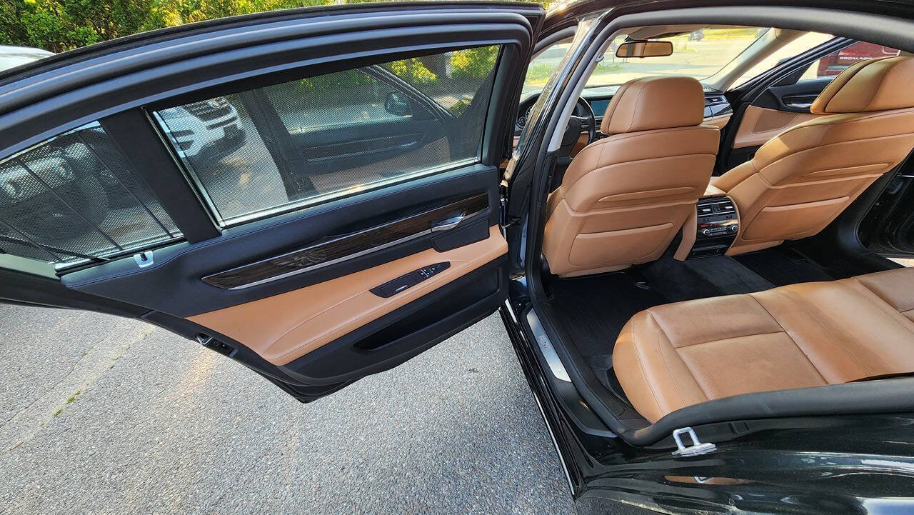 Used 2011 BMW 750Li xDrive AWD/4WD image 37