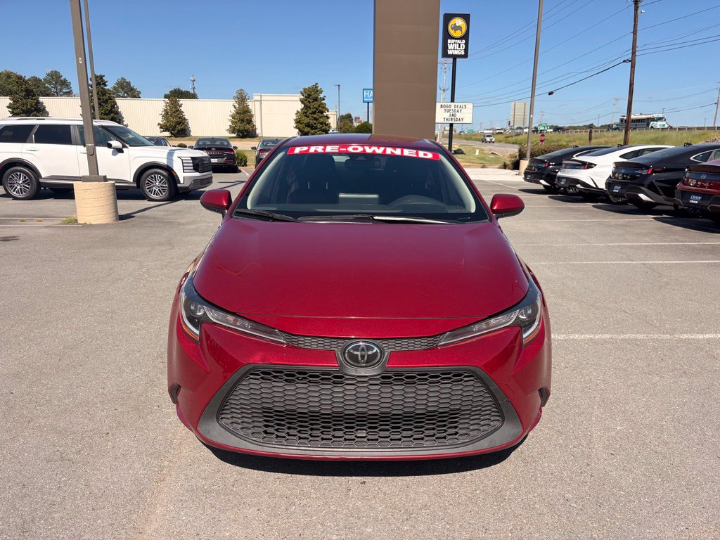 Used 2022 Toyota Corolla LE FWD image 2