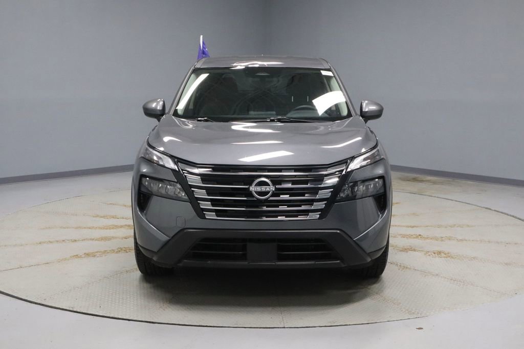 Certified 2025 Nissan Rogue SV image 5