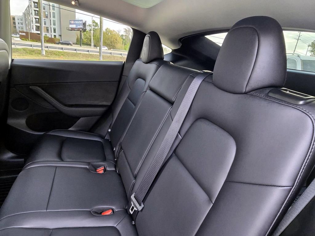 Used 2025 Tesla Model Y Long Range image 30