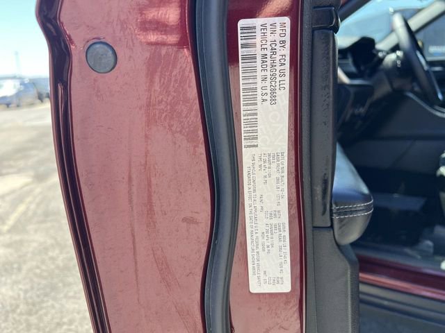 Used 2025 Jeep Grand Cherokee Altitude AWD/4WD image 26