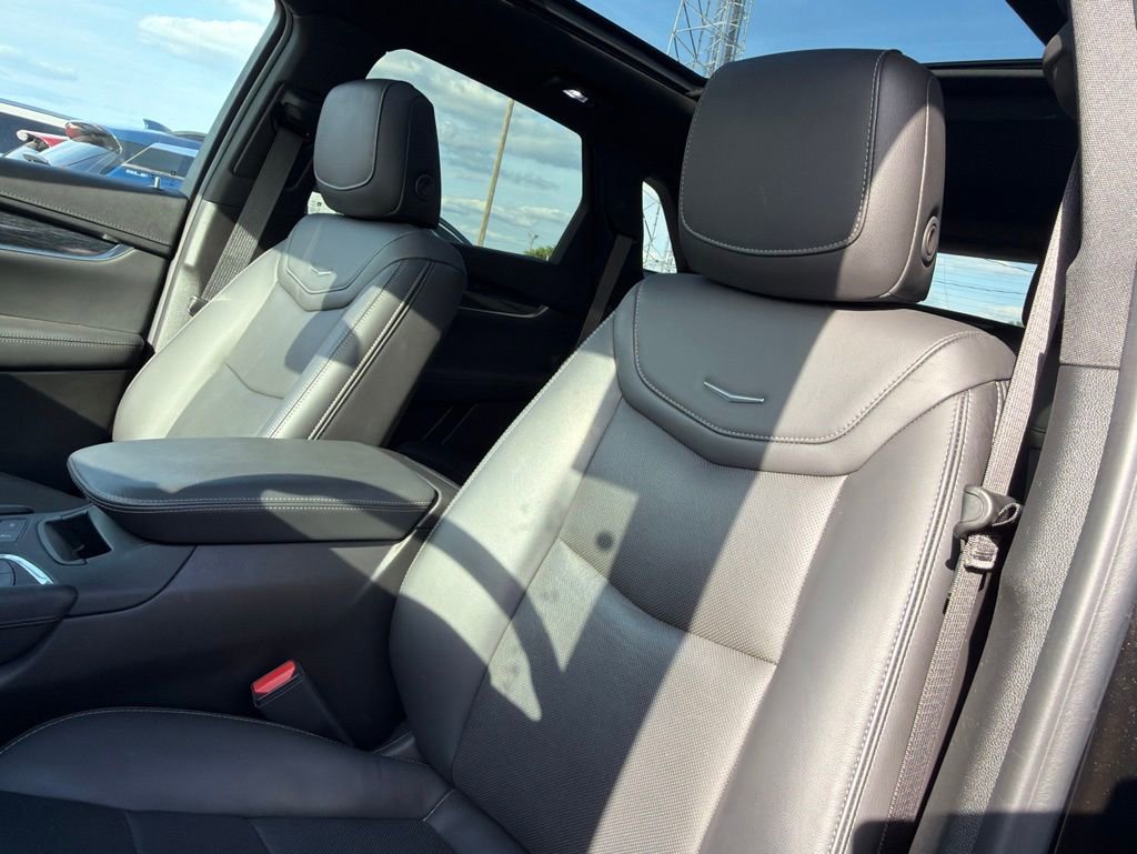 Used 2023 Cadillac XT5 Premium Luxury AWD/4WD image 17