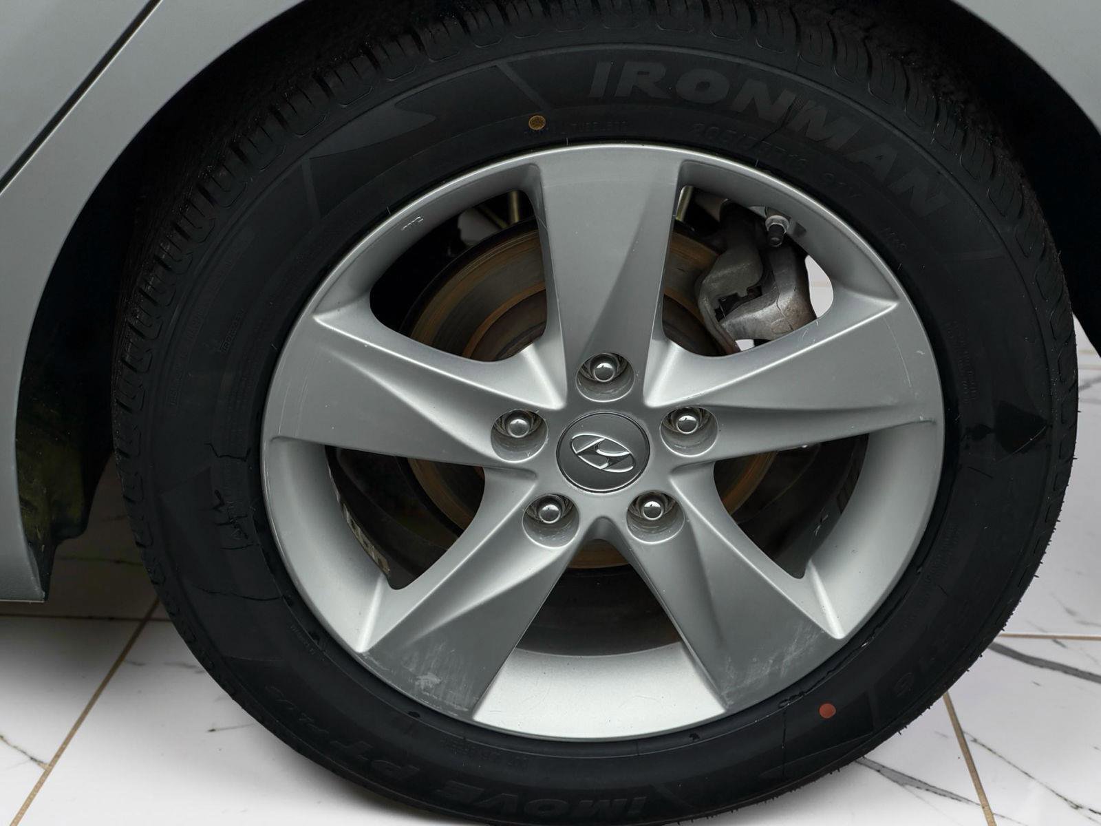 Used 2013 Hyundai Elantra GLS image 6