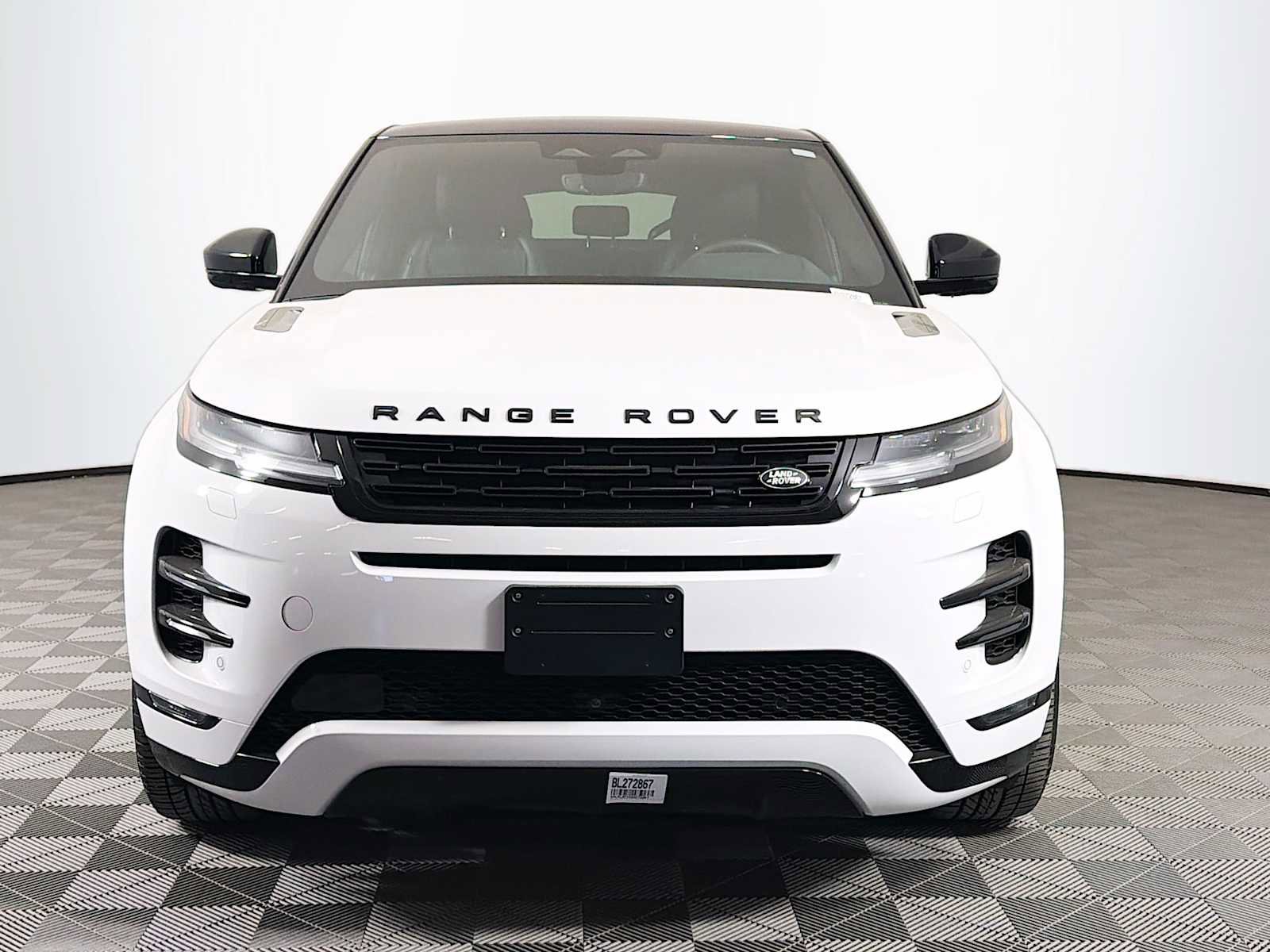 Used 2025 Land Rover Range Rover Evoque Dynamic SE AWD/4WD image 2