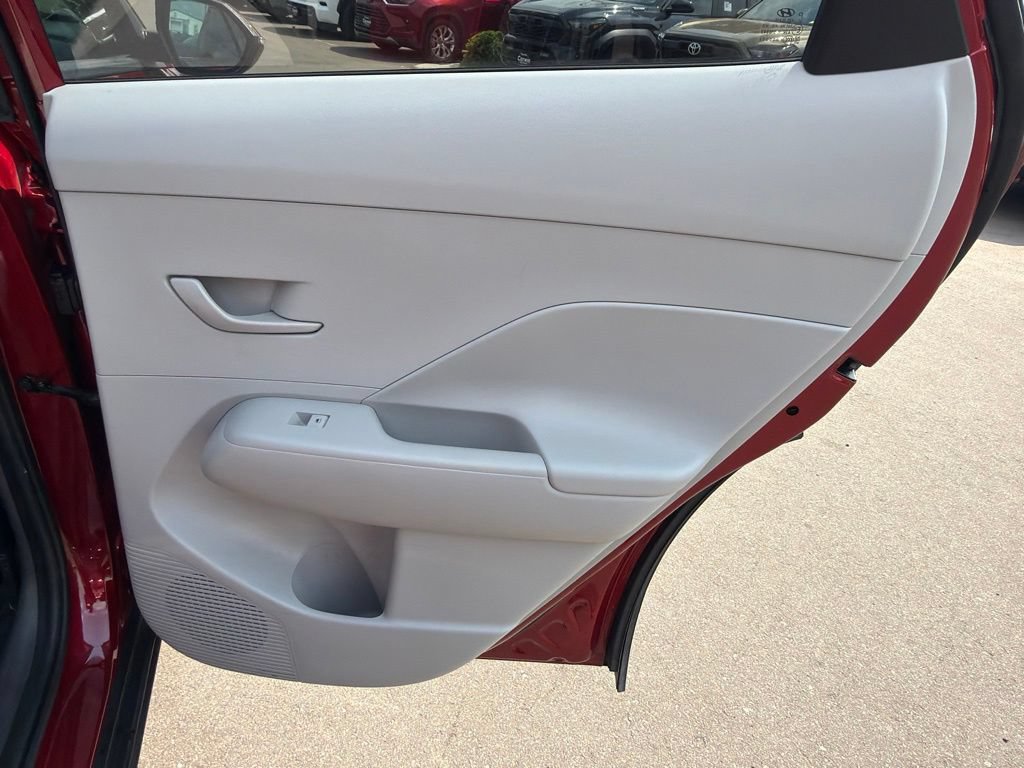 Used 2024 Hyundai Kona SEL AWD/4WD image 13