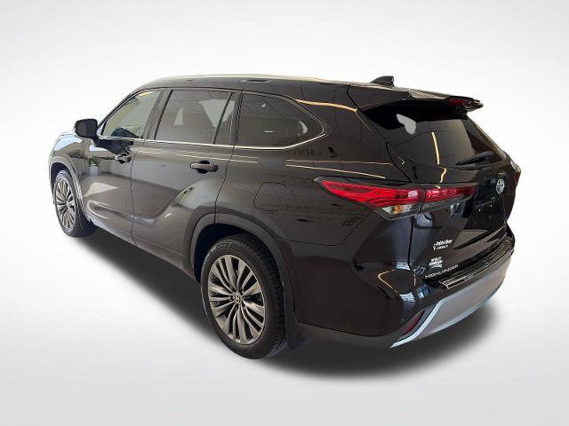 Used 2020 Toyota Highlander Platinum AWD/4WD image 2