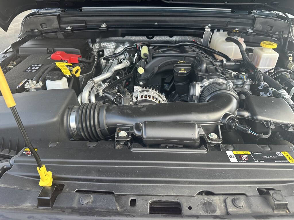 Used 2025 Jeep Gladiator Sport image 9