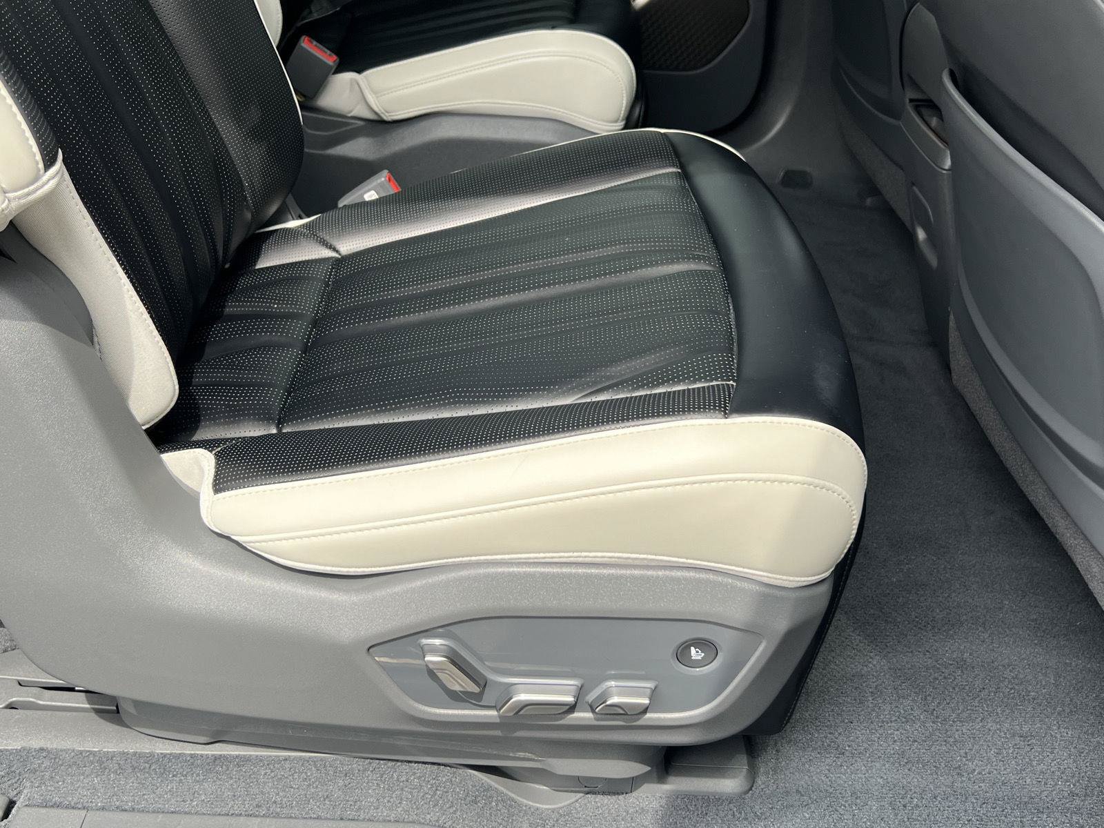 Used 2025 Kia EV9 GT-Line AWD/4WD image 27