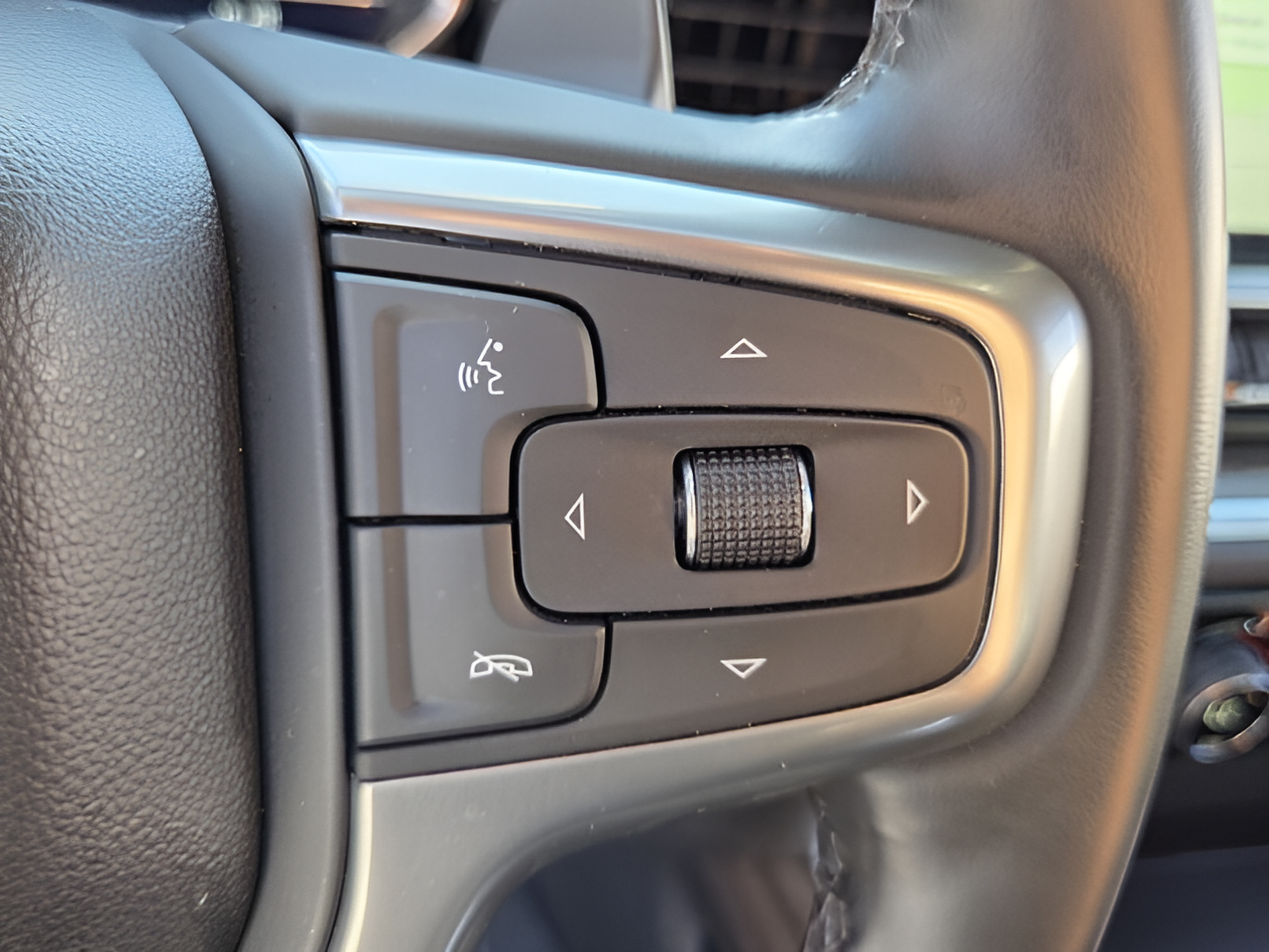 Used 2025 Chevrolet Silverado 1500 LT Trail Boss w/ Convenience Package II AWD/4WD image 25