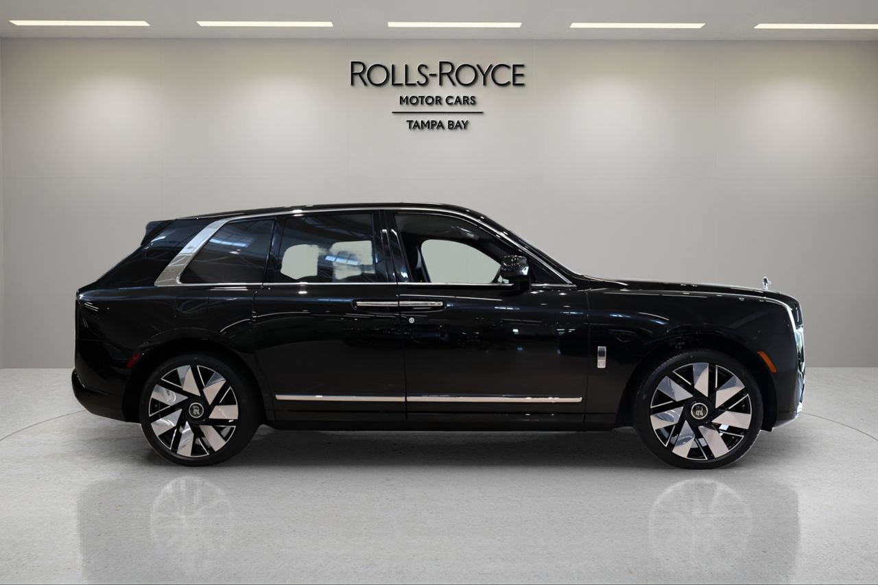 New 2026 Rolls-Royce Cullinan AWD/4WD image 8