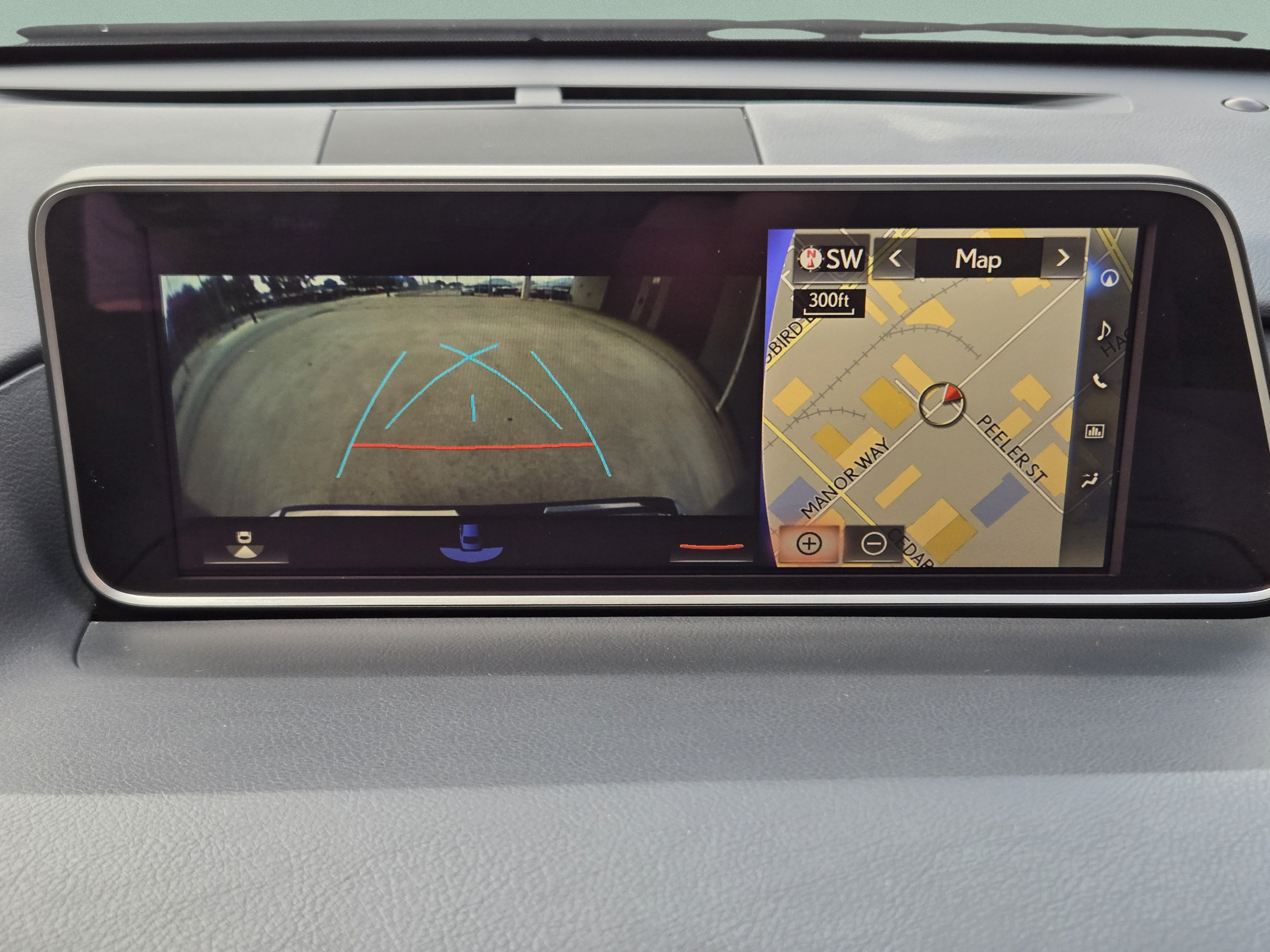Used 2018 Lexus RX 350L Luxury w/ Accessory Package FWD image 16