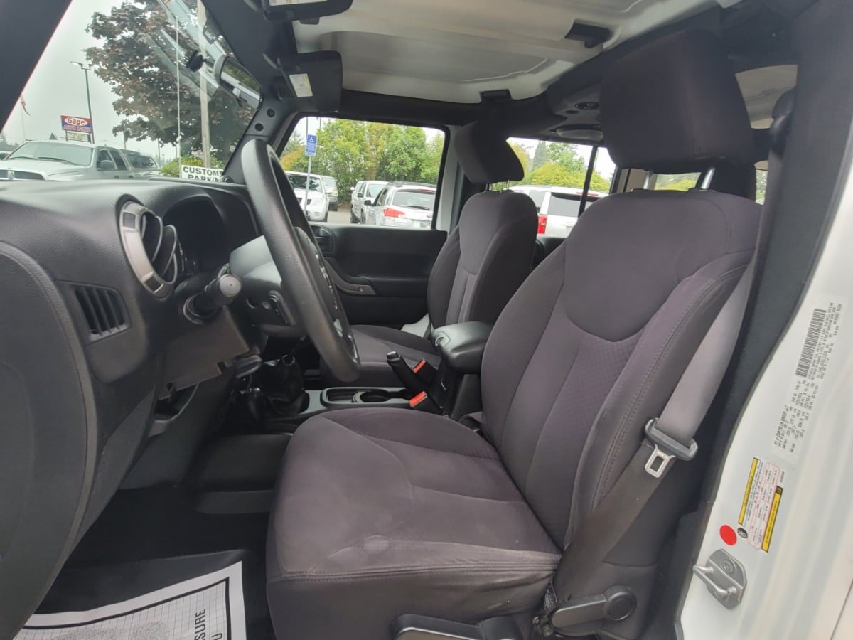 Used 2013 Jeep Wrangler Unlimited Sport AWD/4WD image 9