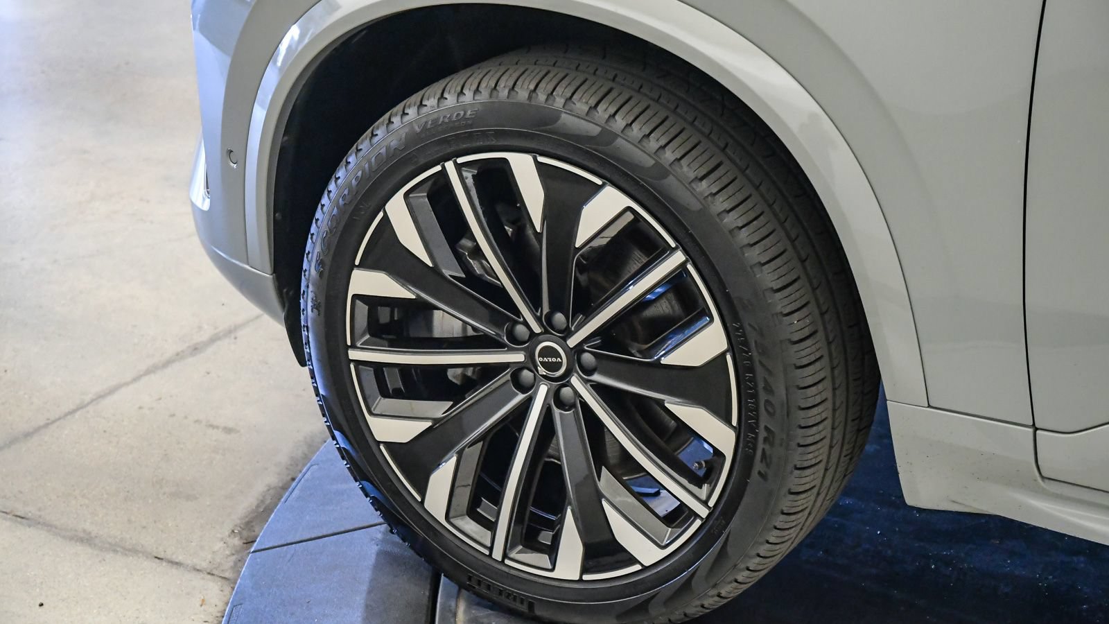 Certified 2026 Volvo XC90 B6 Plus AWD/4WD image 10