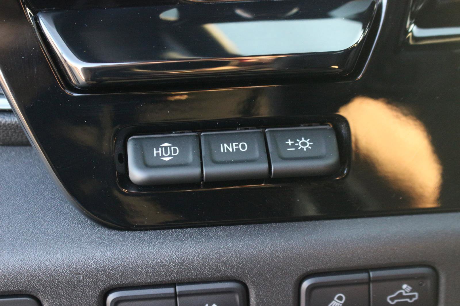 Used 2025 Chevrolet Silverado 1500 ZR2 w/ Technology Package image 34