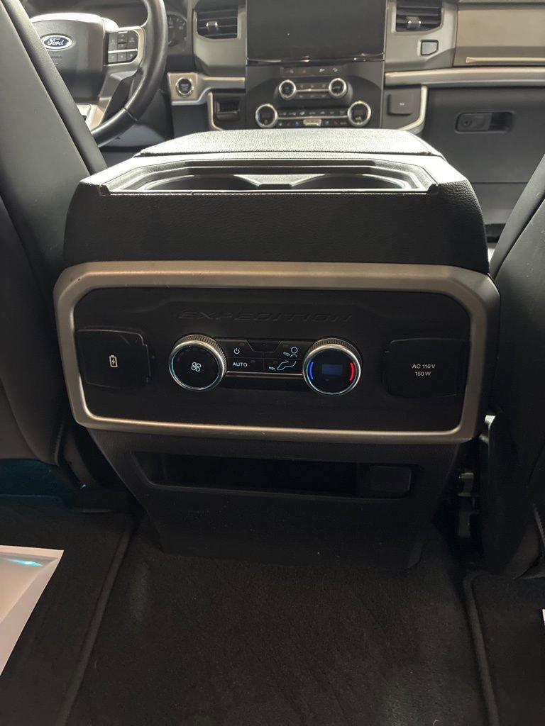 Used 2024 Ford Expedition XLT image 30