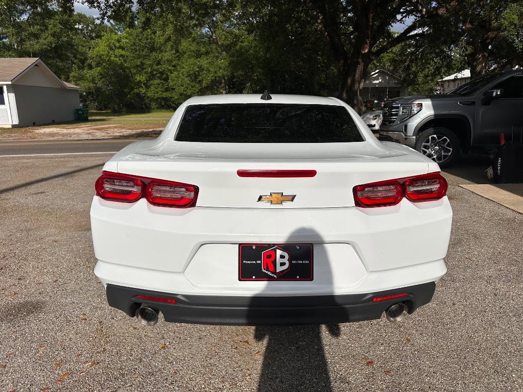Used 2020 Chevrolet Camaro LT w/ Technology Package RWD image 7