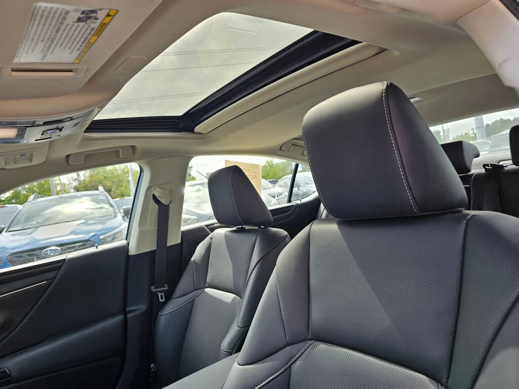 Used 2025 Lexus ES 300h w/ Premium Package FWD image 24