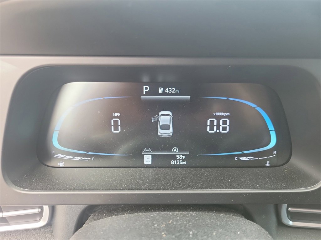 Certified 2025 Hyundai Elantra SE image 24