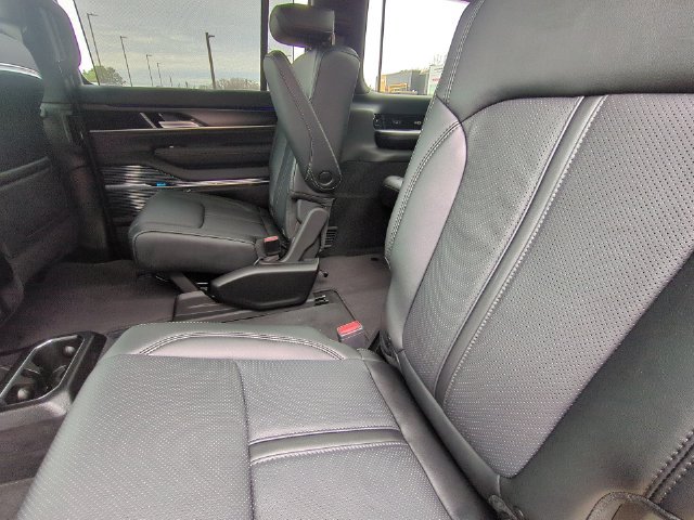 New 2026 Jeep Grand Wagoneer Summit AWD/4WD image 28
