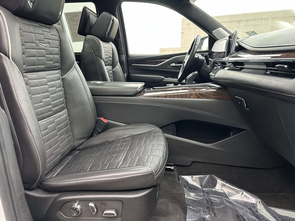 Used 2023 Cadillac Escalade Sport Platinum AWD/4WD image 7