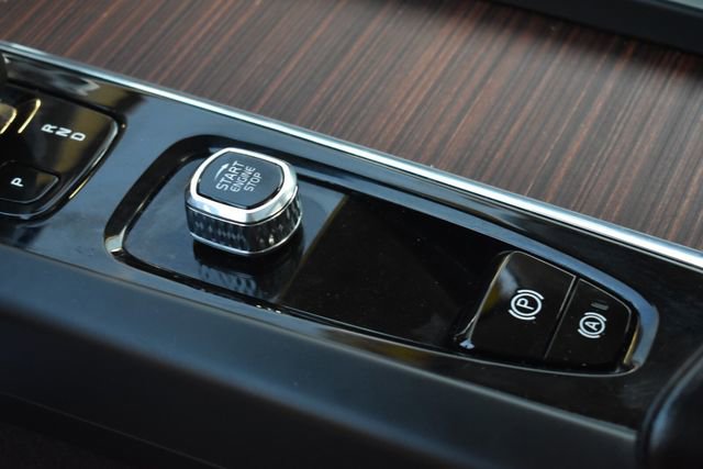 Used 2022 Volvo S60 B5 Momentum w/ Premium Package image 24