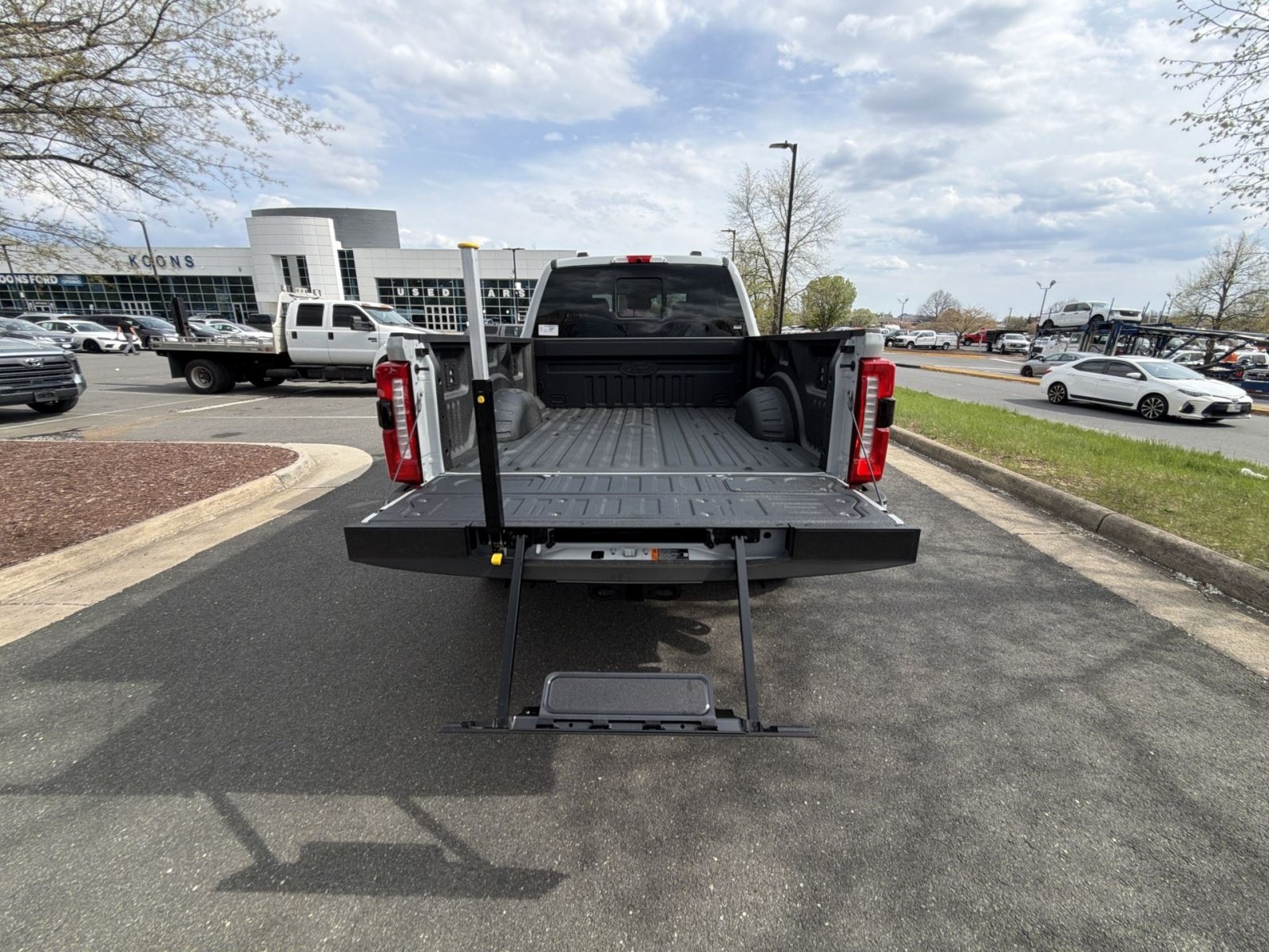 New 2026 Ford F250 Lariat w/ Black Appearance Package AWD/4WD image 32
