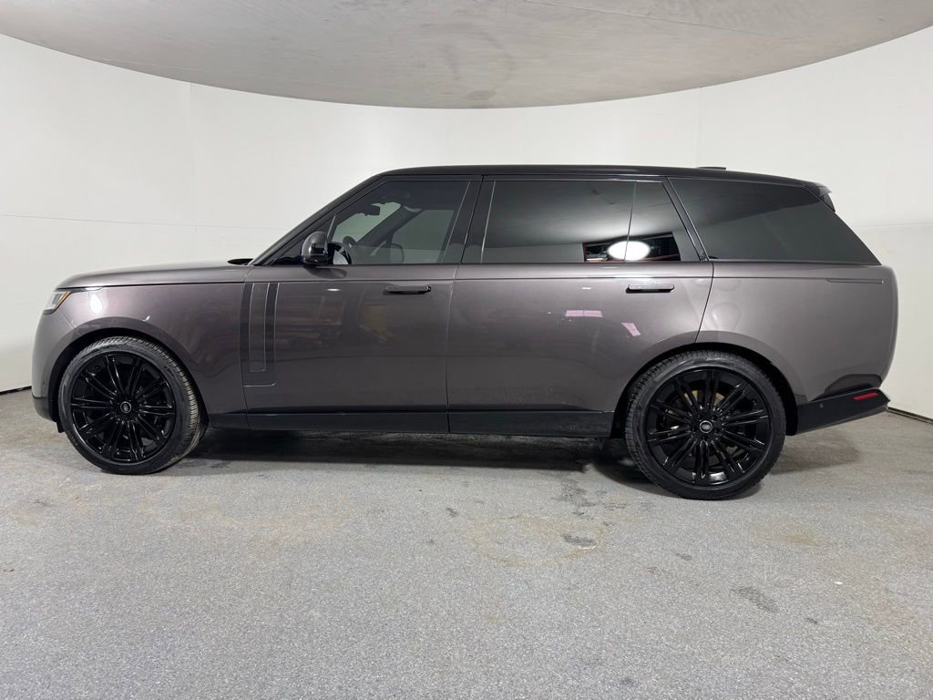 Used 2023 Land Rover Range Rover Long Wheelbase First Edition AWD/4WD image 10