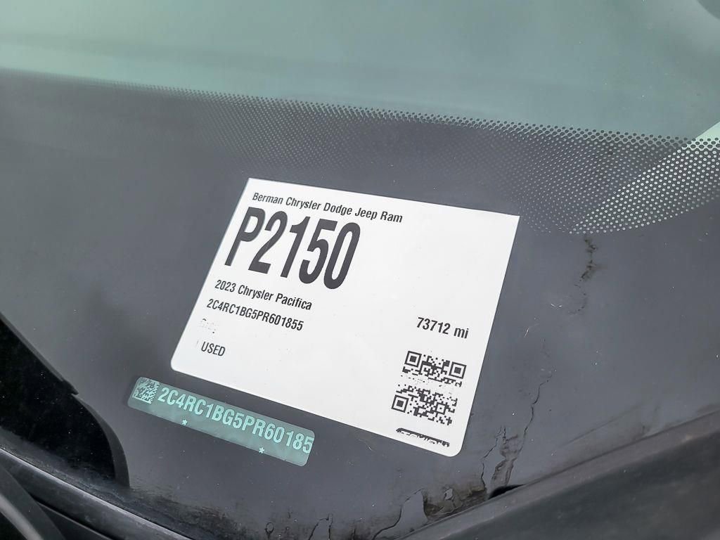 Used 2023 Chrysler Pacifica Touring-L image 23