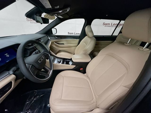 Used 2023 Jeep Grand Cherokee L Limited w/ Luxury Tech Group II image 24