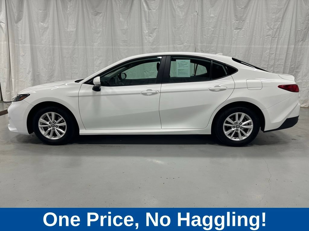 Used 2026 Toyota Camry LE FWD image 4